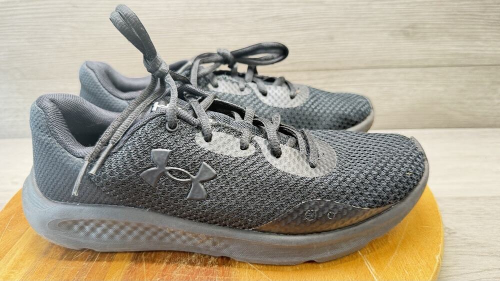 Under Armour Charged Running Training Black. Womens 8.5